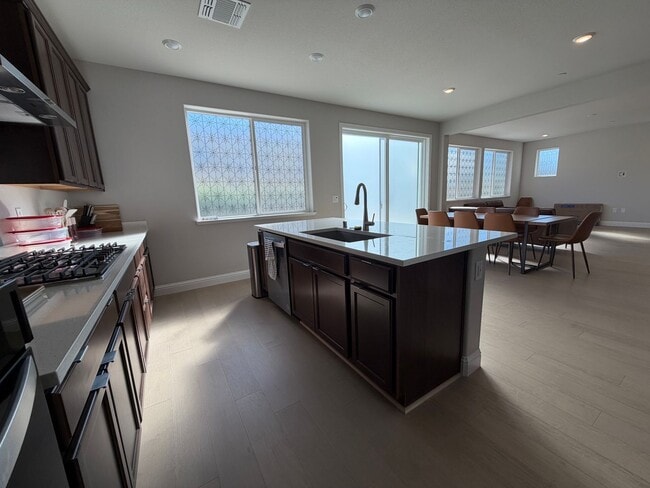 Building Photo - Beautiful 5 bedroom, 4 bathroom 2 story home in Rancho Cordova!!!