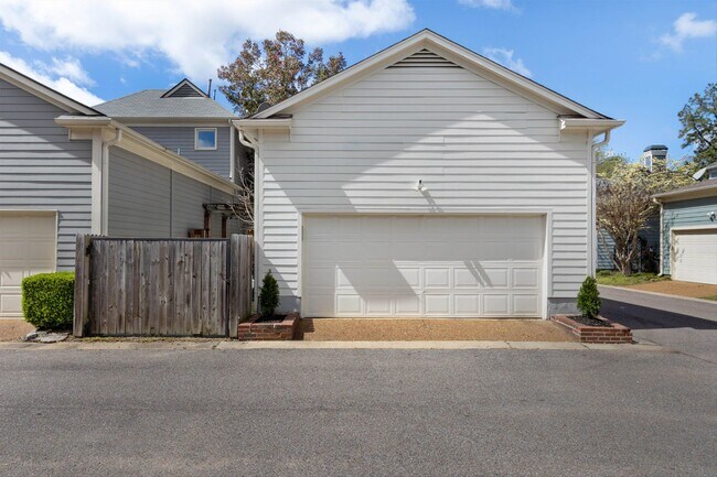 Building Photo - 948 River Breeze Dr