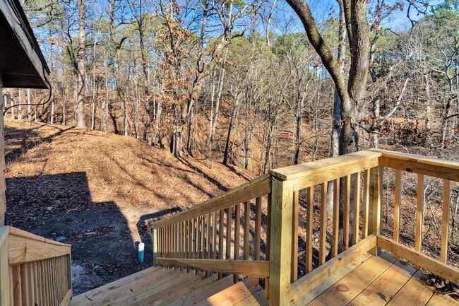 Building Photo - Freshly Remodeled 2 Bed 1.5 Bath home with large deck