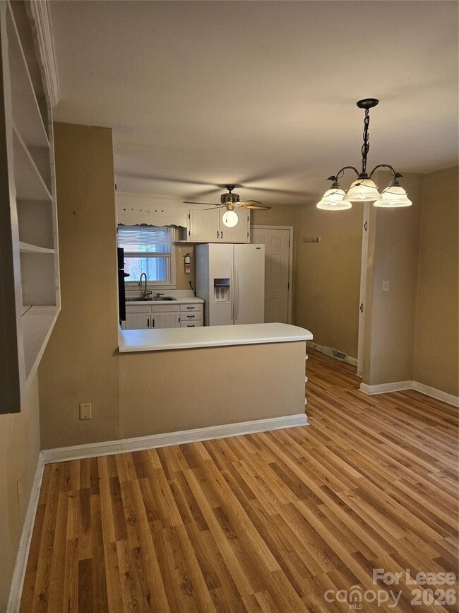 Building Photo - 158 Crestview St