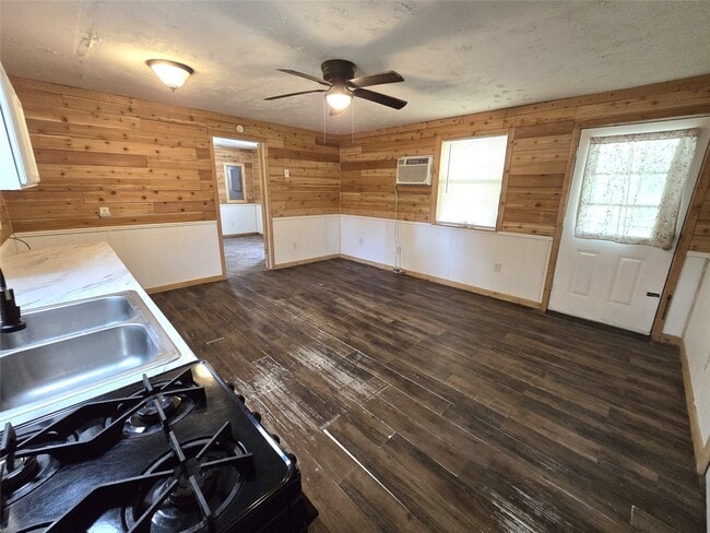 Building Photo - 127 Navaho Trail