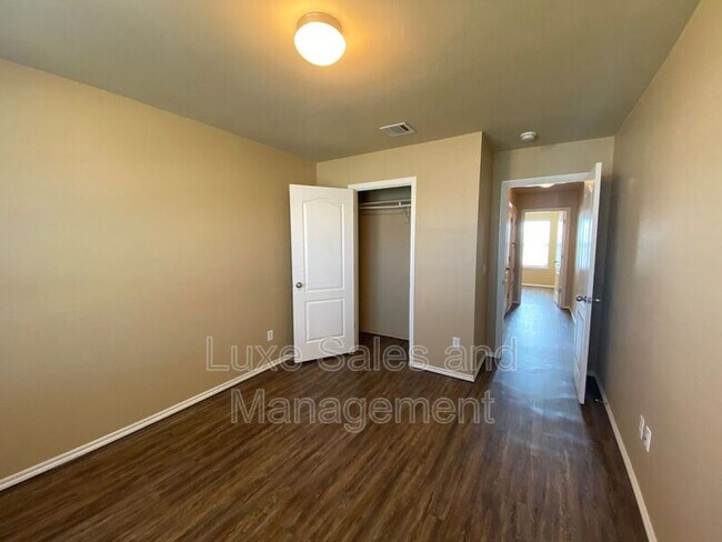 Building Photo - 2912 Thompson Farm Ln