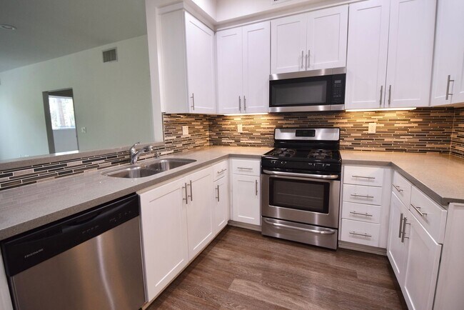Building Photo - 7851 Ventura Canyon Ave