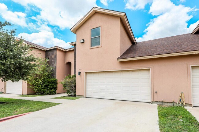 Building Photo - 10510 Sandia Dr
