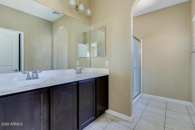 Building Photo - 1367 S Country Club Dr