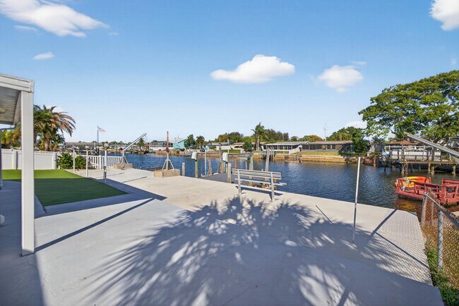 Building Photo - 12734 2nd Isle