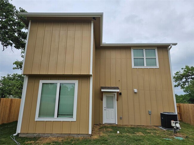 Building Photo - 169 Chickasaw