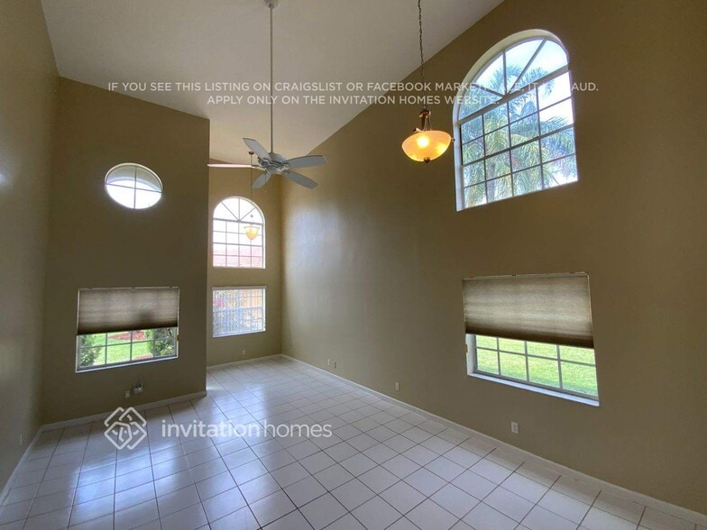 Building Photo - 12400 Summer Springs Dr