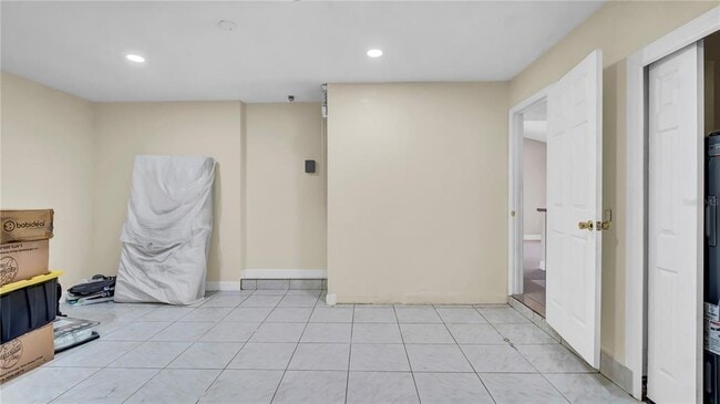 Building Photo - 37 Peterlee Ct