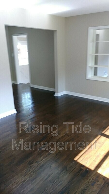 Building Photo - 816 Hillview Dr