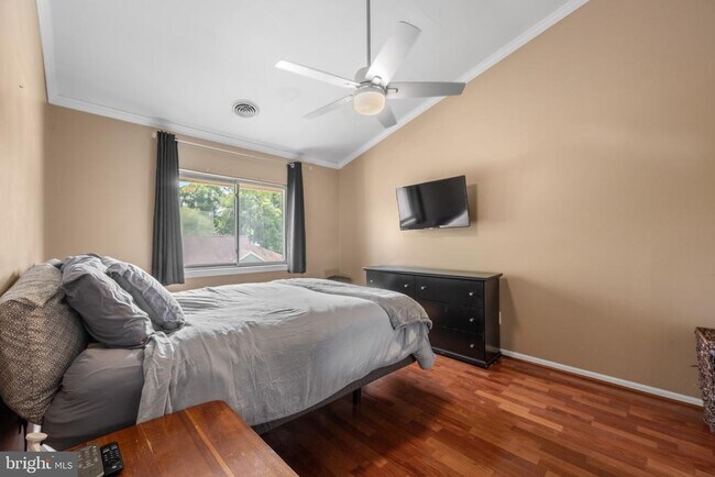 Building Photo - 24 Brookside Ct