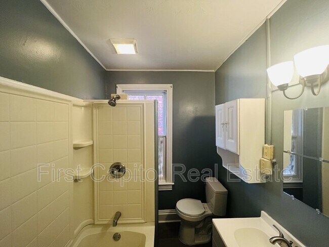 Building Photo - 1290 W King St