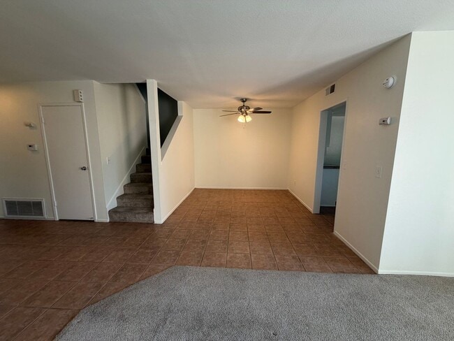 Building Photo - 800-806 S Park Hyde St