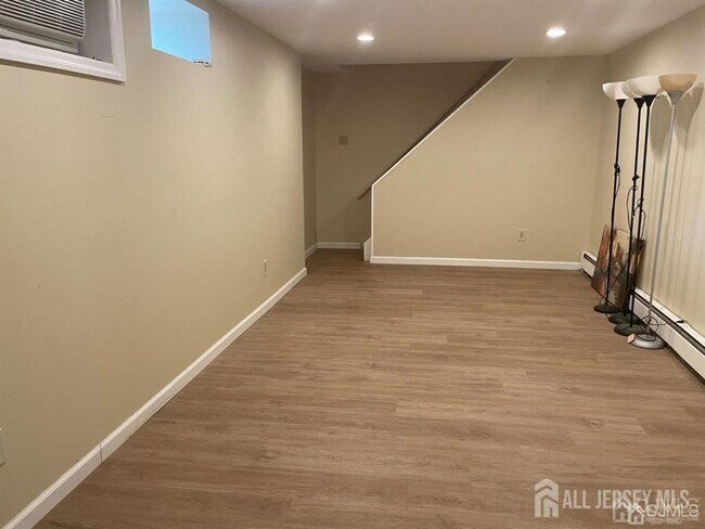 Building Photo - 1301 Cricket Ln