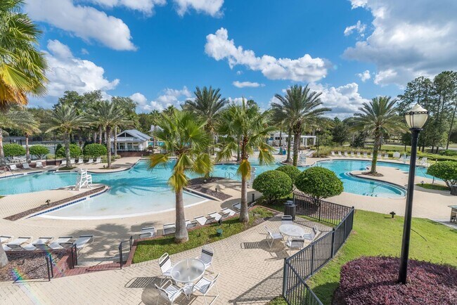 Building Photo - End unit townhome in The Cottages at Oakleaf Plantation