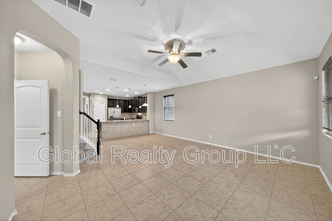 Building Photo - 10405 Macarthur Way