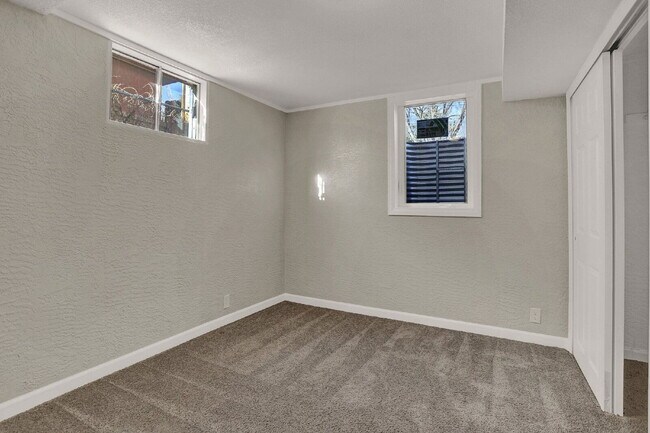 Building Photo - 817 Westmoor Dr