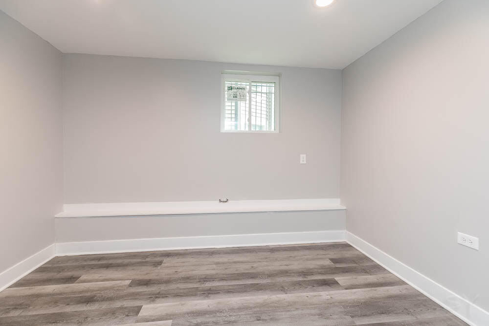 Building Photo - 2200 N Kenneth Ave