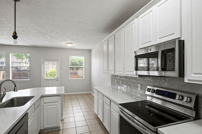 Building Photo - 235 W Stedhill Loop