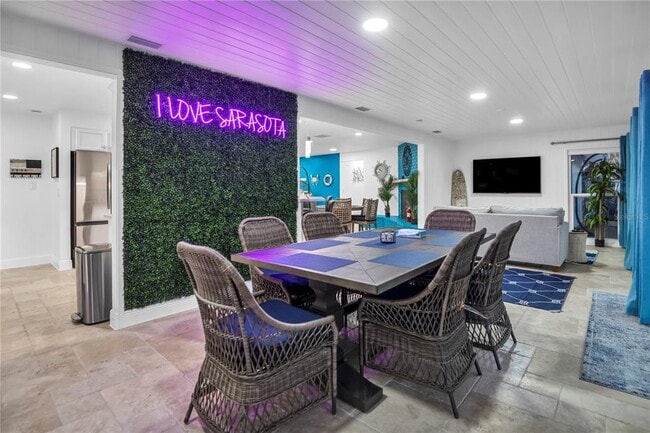 Building Photo - 31 Lands End Ln