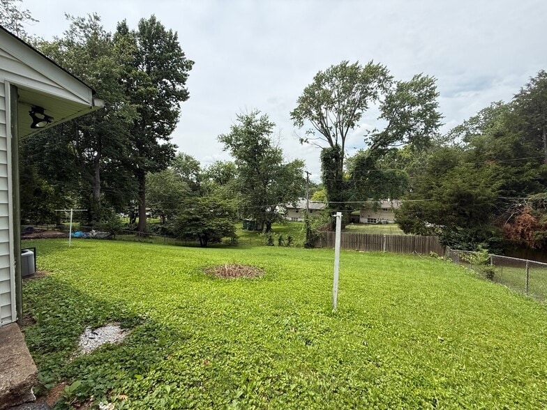 Building Photo - 7727 Paddington Dr