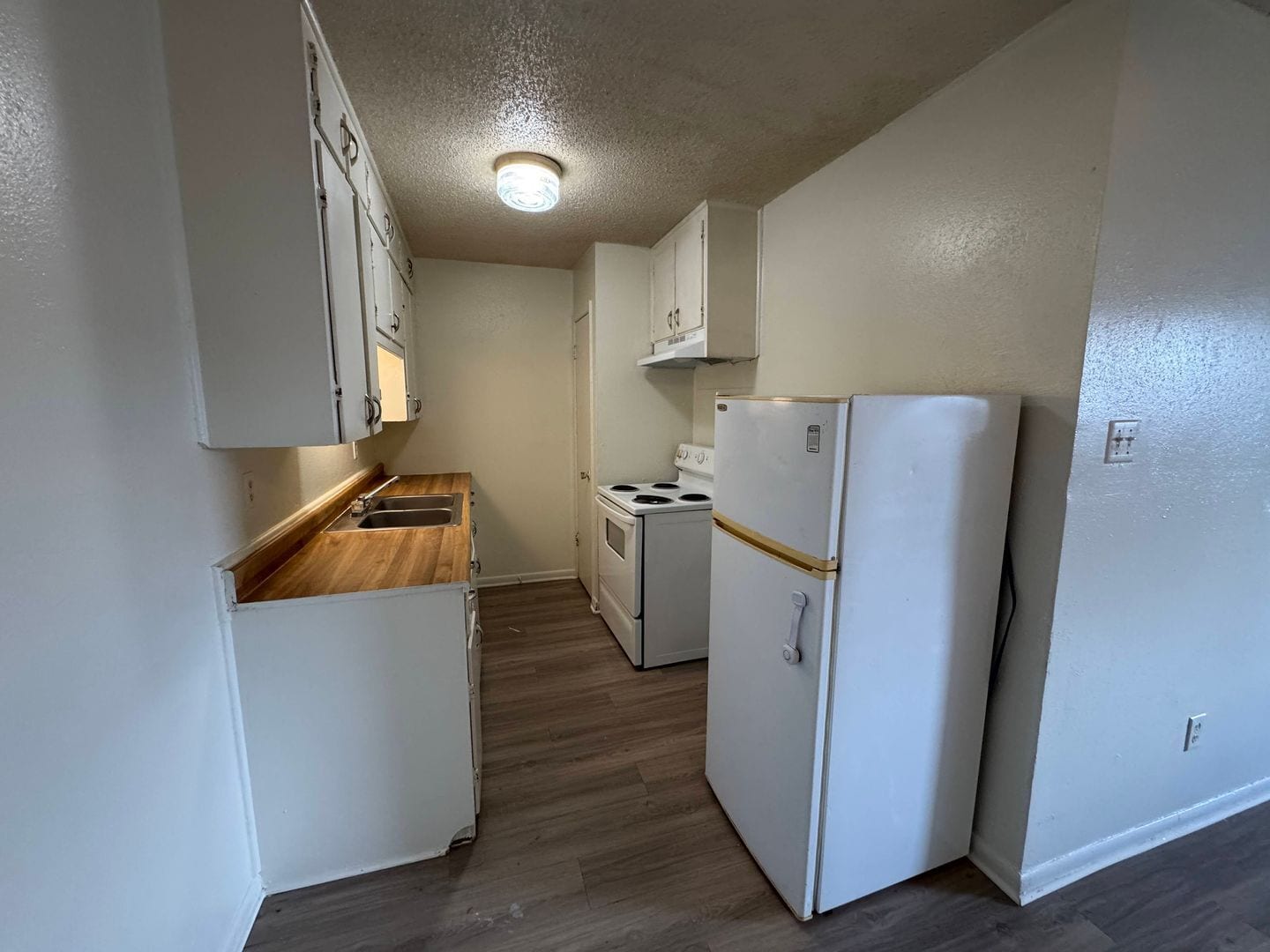 Building Photo - 503 Sunset Ln