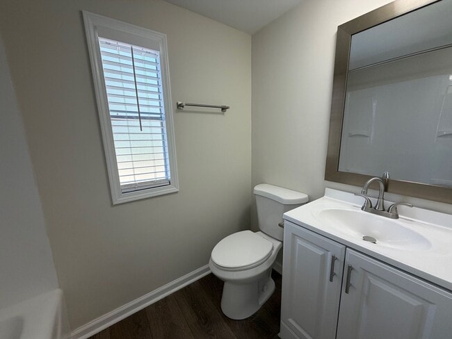 Building Photo - 22 Lee Rd 242