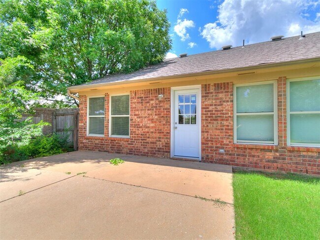 Building Photo - 18100 Calle Way