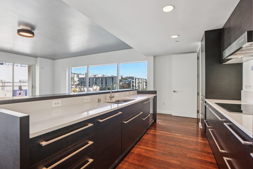 Building Photo - 6250 HOLLYWOOD Blvd