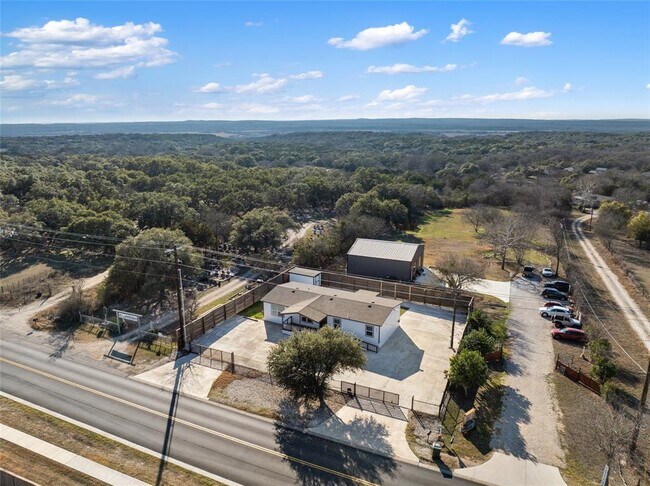 Building Photo - 624 S Old Stagecoach Rd