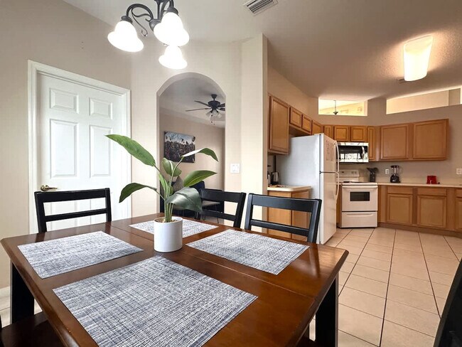 Building Photo - 160 Minniehaha Cir