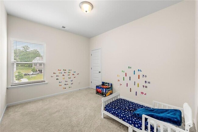 Building Photo - 228 Whitneys Wy