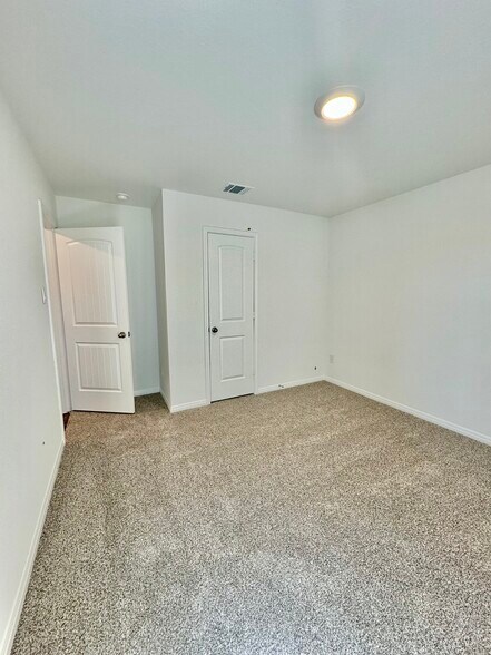 2nd Bedroom - 650 Gladiola Loop