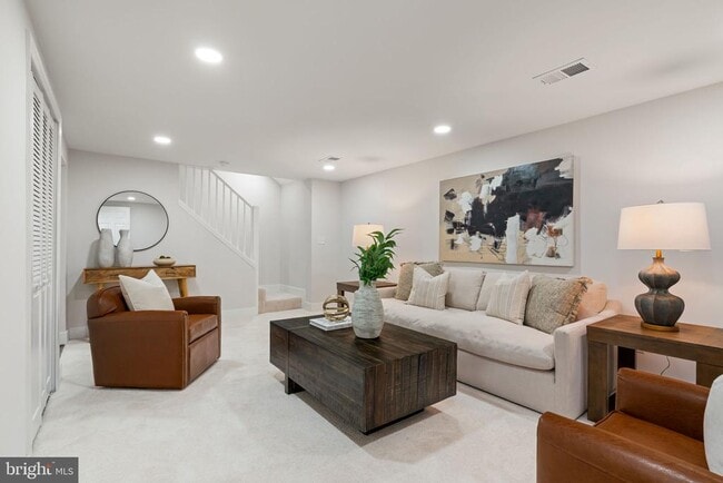 Building Photo - 2711 Groveton St