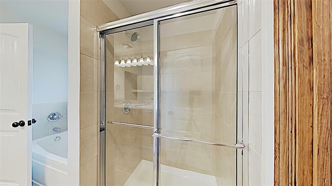 Building Photo - 404 Charles Ct