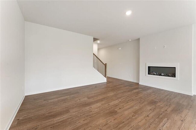 Building Photo - 1303 Farmers Loop