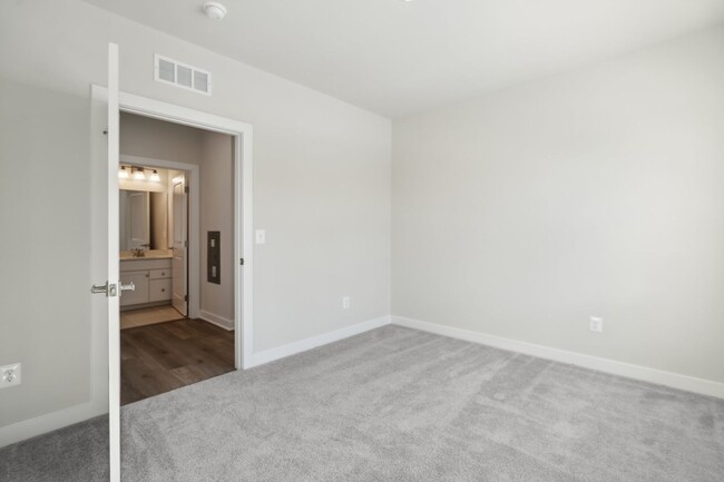 Building Photo - Brand New 2-Bed, 2-Bath Condo in Prime Ste...