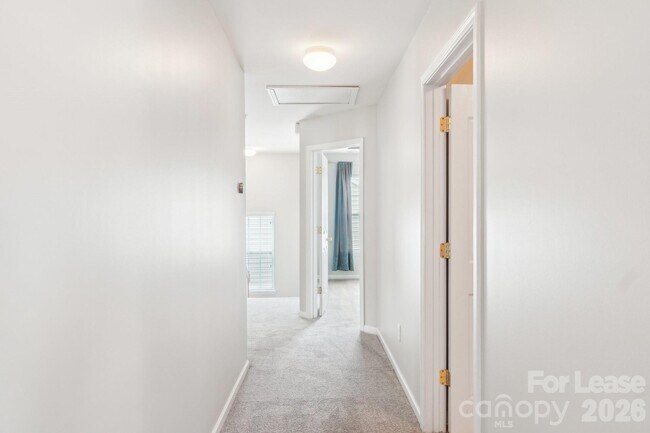 Building Photo - 14417 Laurel Tree Ln