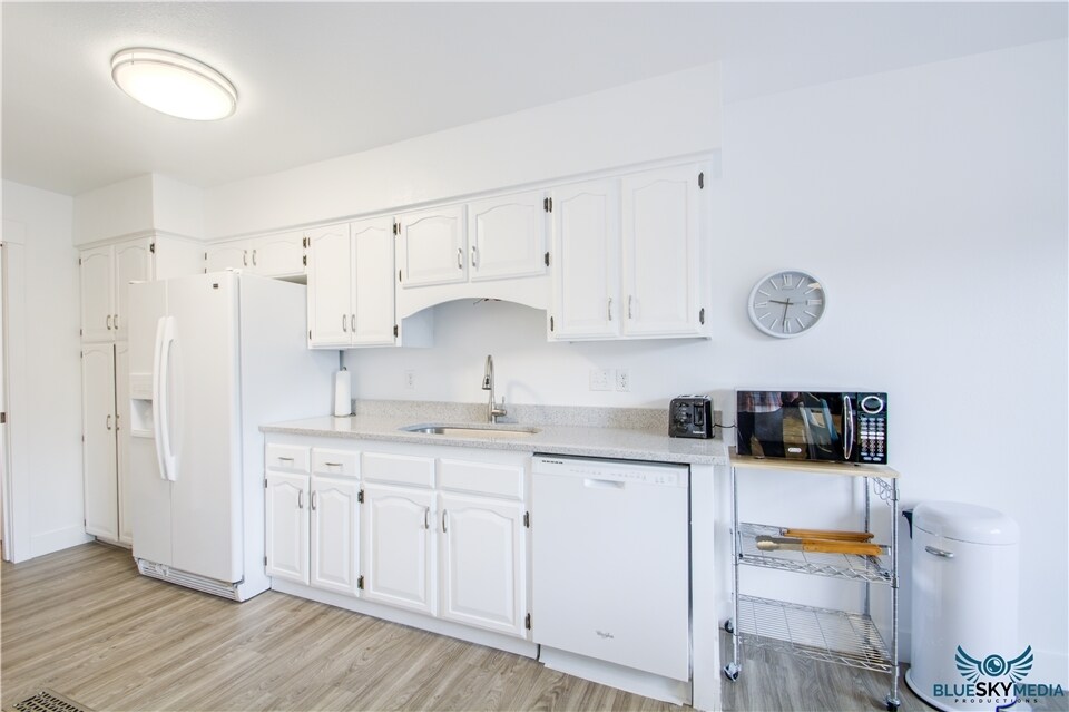 Building Photo - 3440 Brookside Dr.