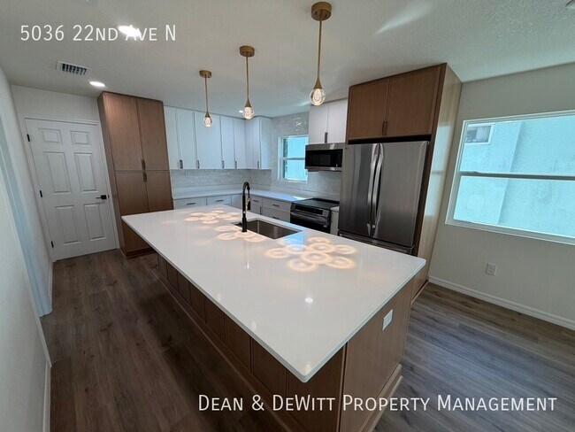 Building Photo - 5036 22nd Ave N