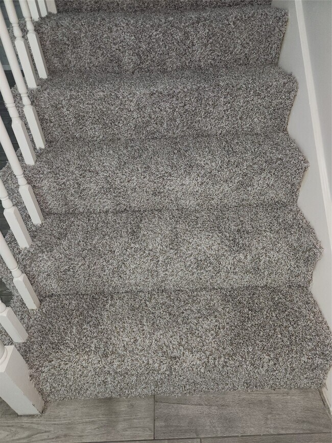 Building Photo - 10352 Longmont Dr