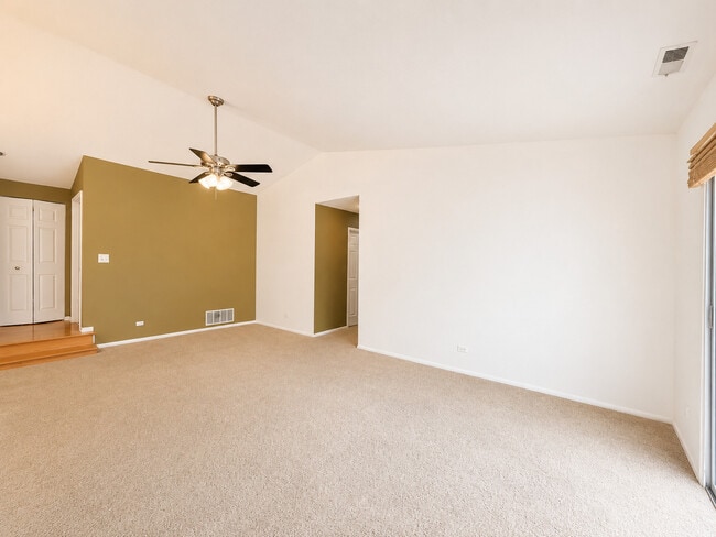 Building Photo - 174 E Bluewater Ln