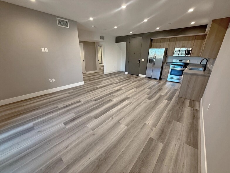 Building Photo - 11155 Huston St