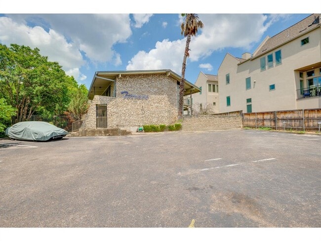 Building Photo - 2308 Enfield Rd