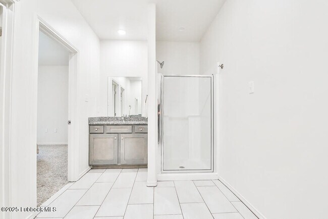 Building Photo - 5848 Virginia Ave