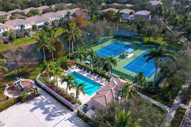 Building Photo - 418 Capistrano Dr