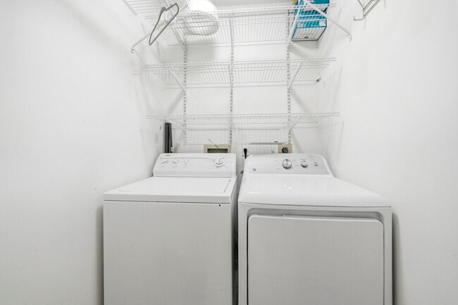 Building Photo - 5155 Europa Dr