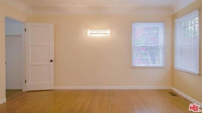 Building Photo - 1435 Ridgeley Dr