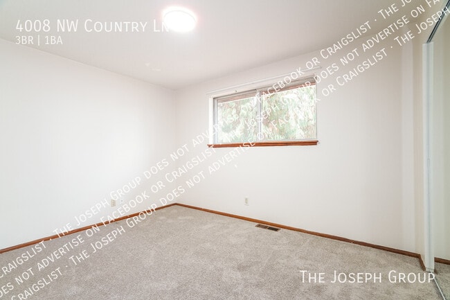 Building Photo - 4008 Country Ln NW
