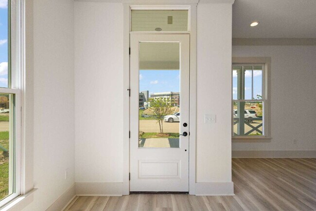 Building Photo - Luxury Townhome for Rent in Waterpointe | 3 Bed | 2.5 Bath | Private Courtyard